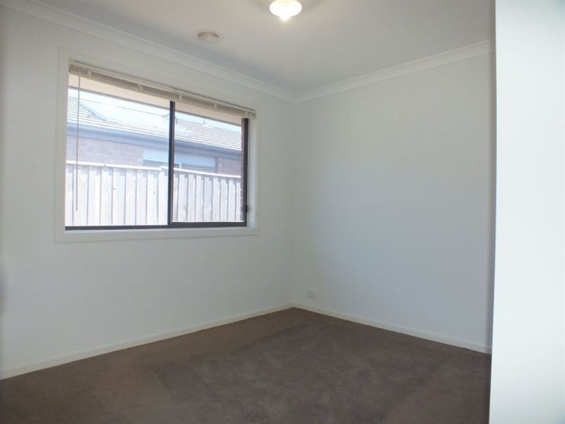 54 Algerd Way, Pakenham VIC 3810