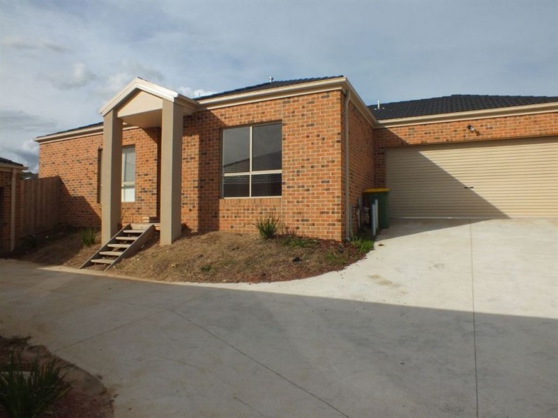 2/7 Blue Gum, Pakenham VIC 3810