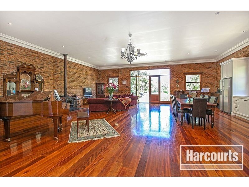 332 Garfield North Road, Garfield North VIC 3814