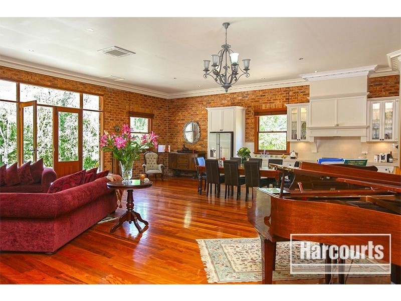 332 Garfield North Road, Garfield North VIC 3814