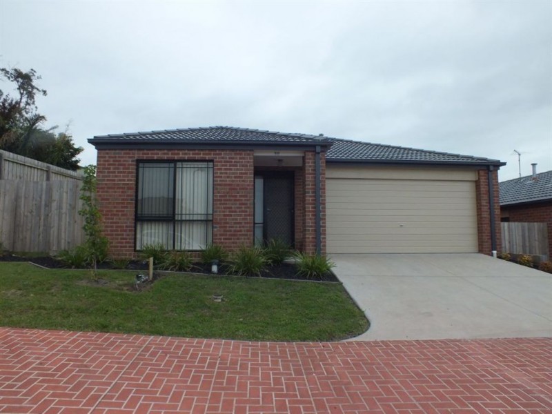 25/107 Army Road, Pakenham VIC 3810