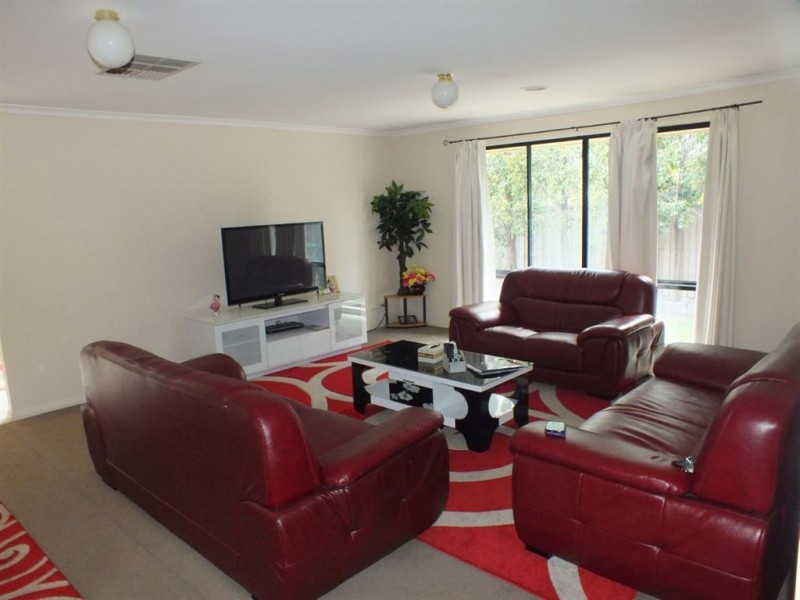 3 Dobell Street, Pakenham VIC 3810