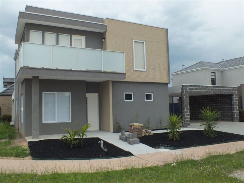 11 Laurina Link, Pakenham VIC 3810