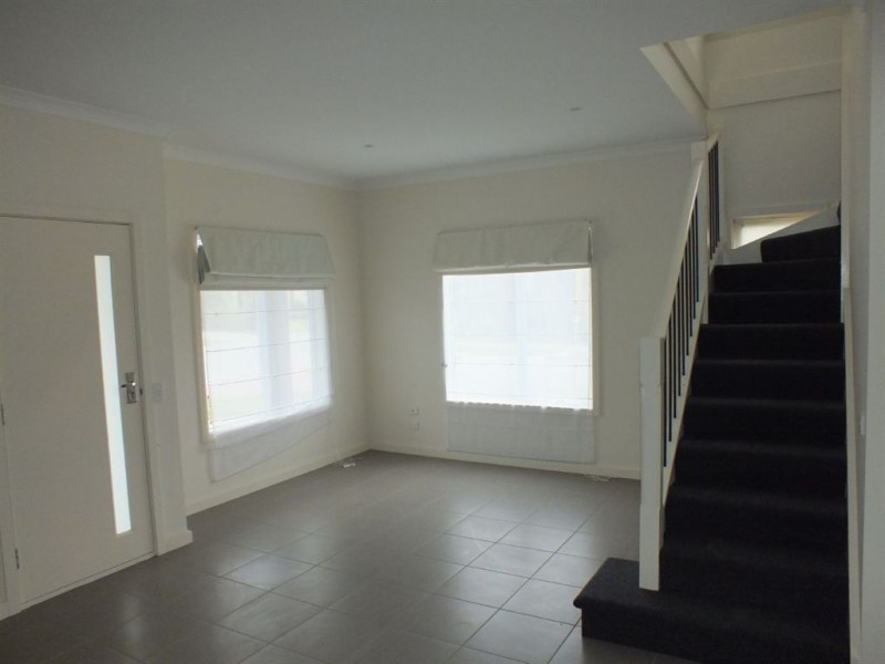 11 Laurina Link, Pakenham VIC 3810