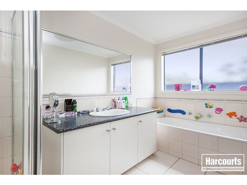 12 Scarlet Crescent, Pakenham VIC 3810