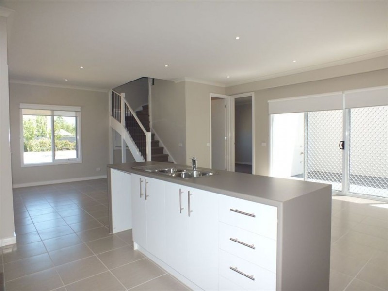 41 Cormorant Parade, Pakenham VIC 3810