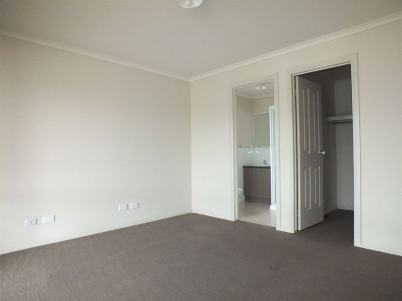 3 Whipbird Court, Pakenham VIC 3810