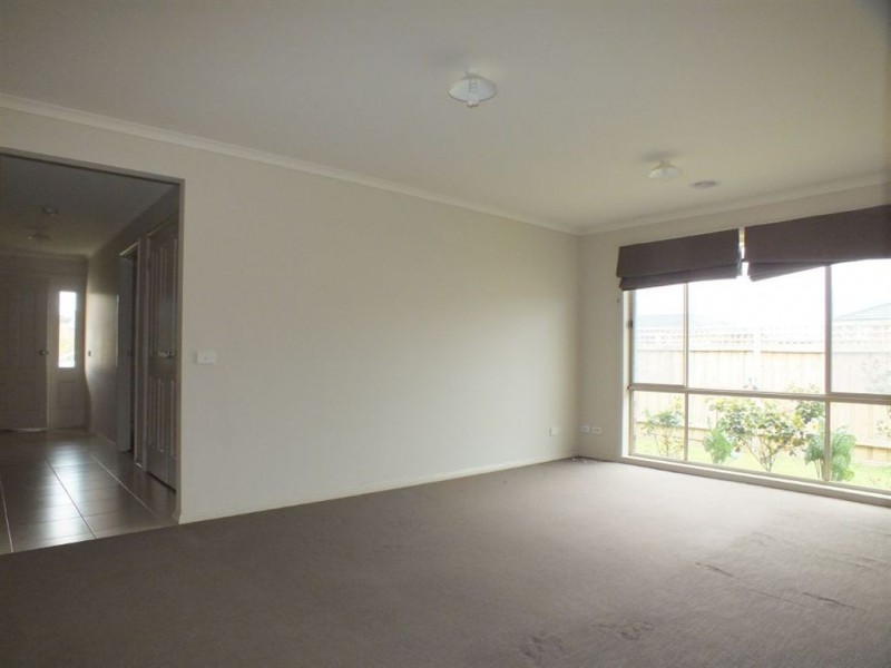 3 Whipbird Court, Pakenham VIC 3810