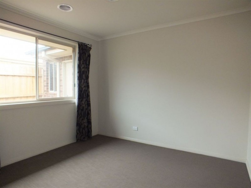 3 Whipbird Court, Pakenham VIC 3810