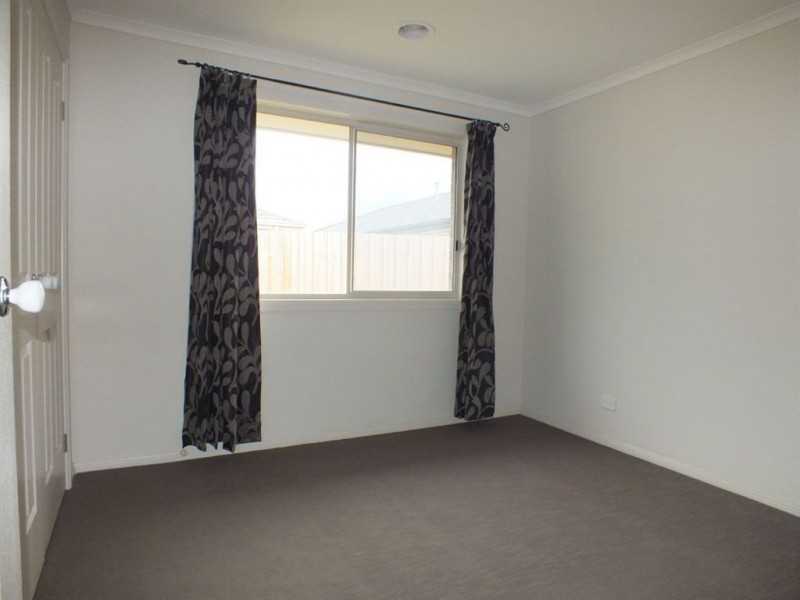 3 Whipbird Court, Pakenham VIC 3810