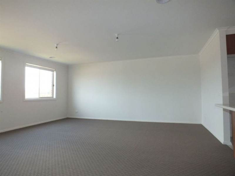 26 Discovery Street, Pakenham VIC 3810