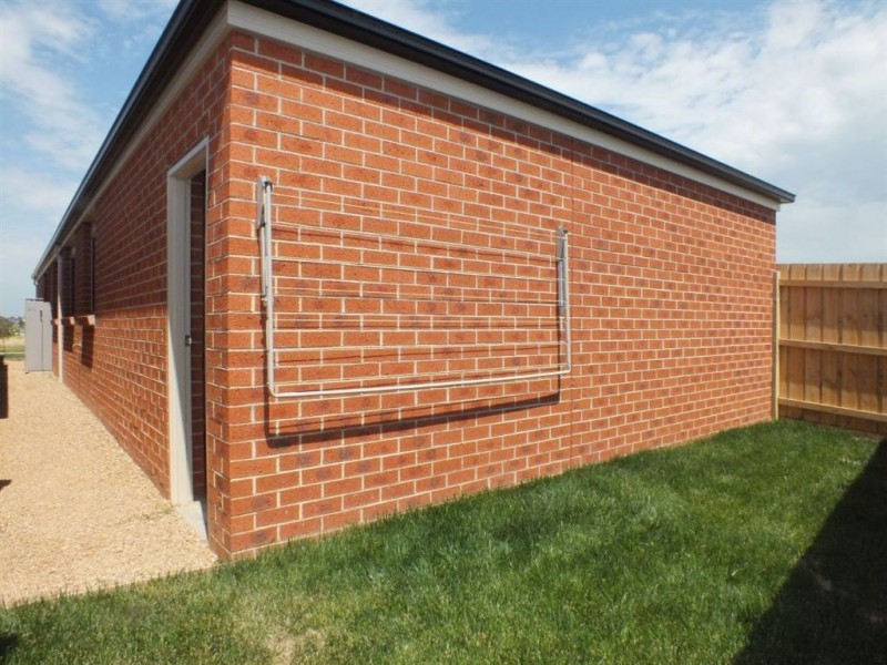 26 Discovery Street, Pakenham VIC 3810