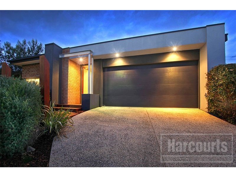 12 Wild Cherry Avenue, Pakenham VIC 3810