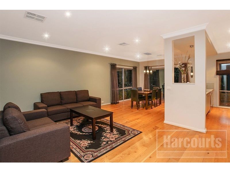 12 Wild Cherry Avenue, Pakenham VIC 3810