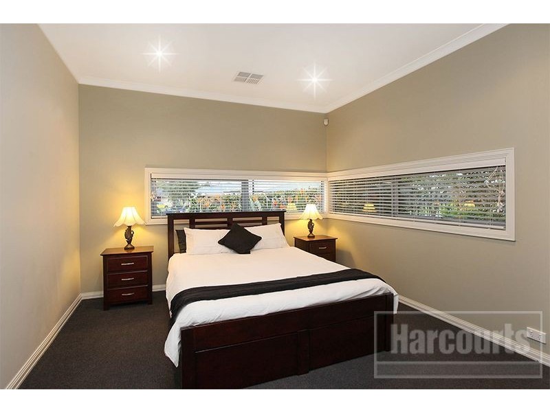 12 Wild Cherry Avenue, Pakenham VIC 3810