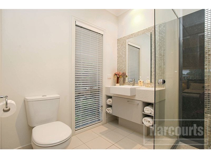 12 Wild Cherry Avenue, Pakenham VIC 3810