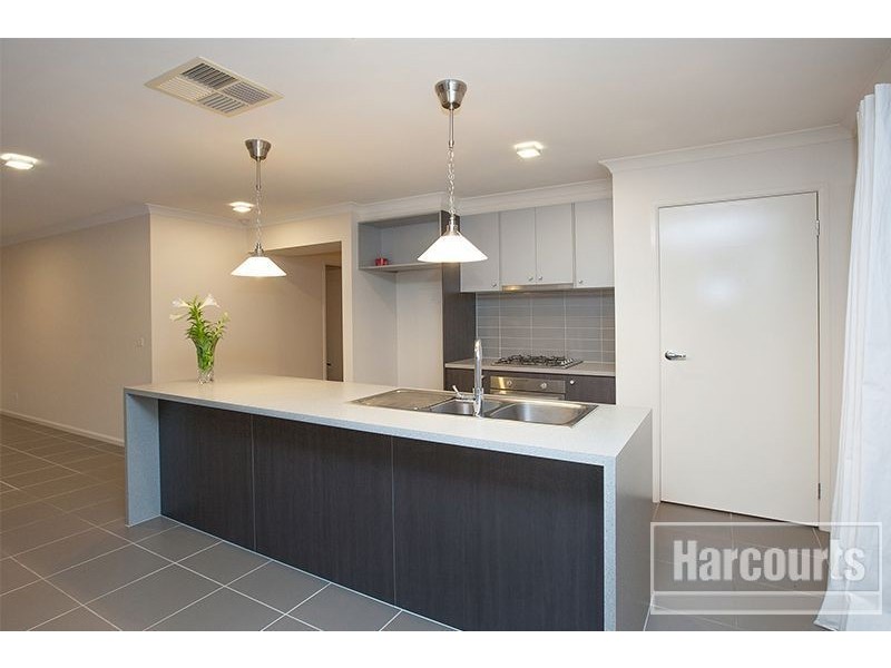 8 Birch Court, Pakenham VIC 3810