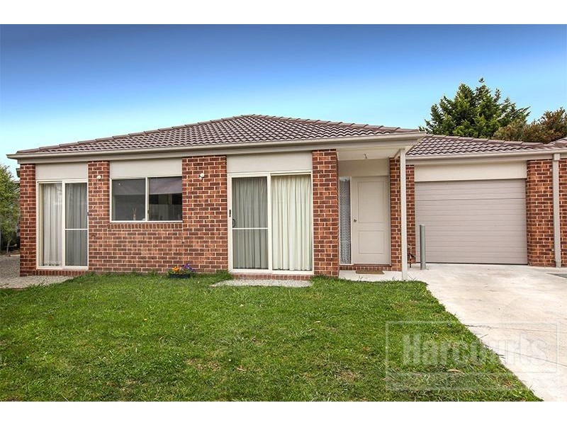 2/13 Lorraine Court, Pakenham VIC 3810