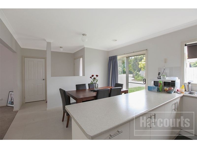 2/13 Lorraine Court, Pakenham VIC 3810