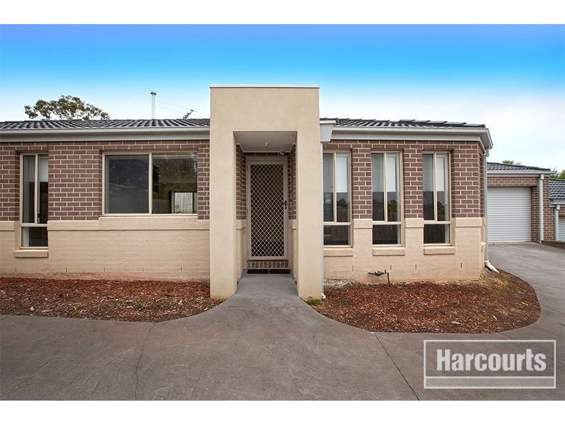 2/35 Meaby Drive, Pakenham VIC 3810