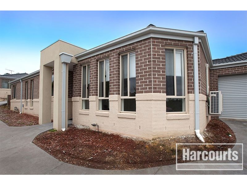 2/35 Meaby Drive, Pakenham VIC 3810