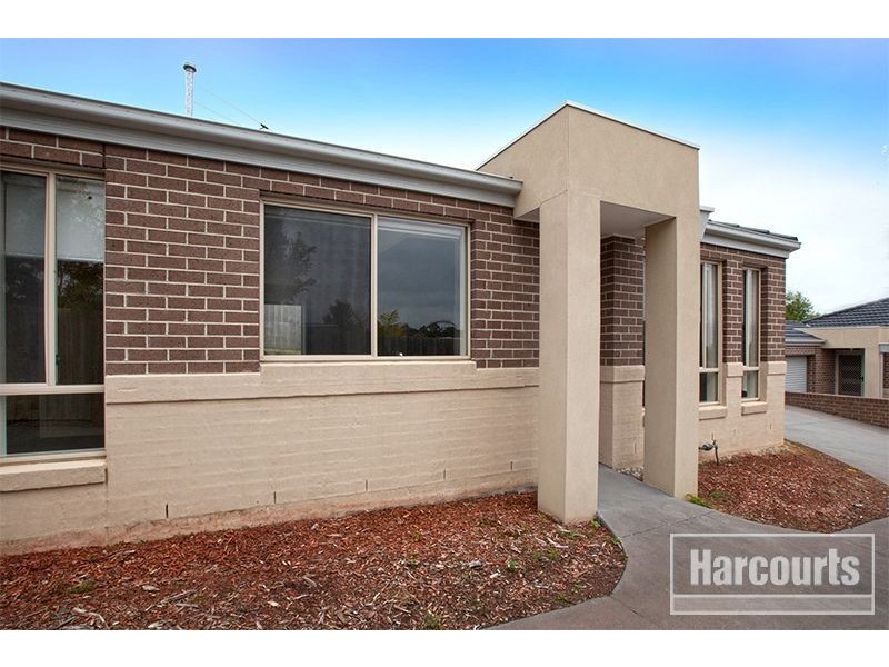 2/35 Meaby Drive, Pakenham VIC 3810