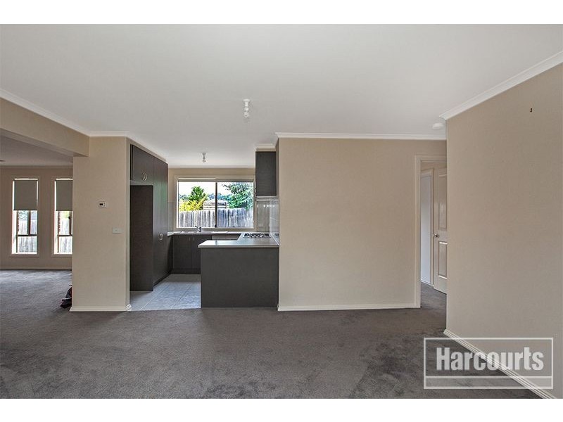 2/35 Meaby Drive, Pakenham VIC 3810