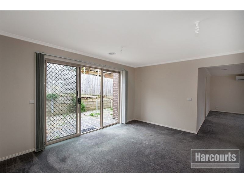 2/35 Meaby Drive, Pakenham VIC 3810