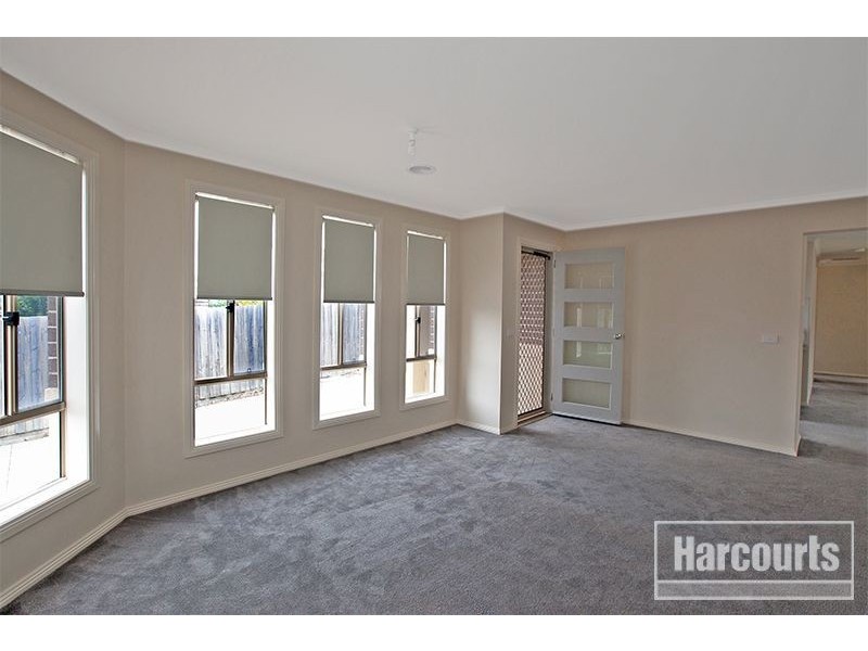 2/35 Meaby Drive, Pakenham VIC 3810