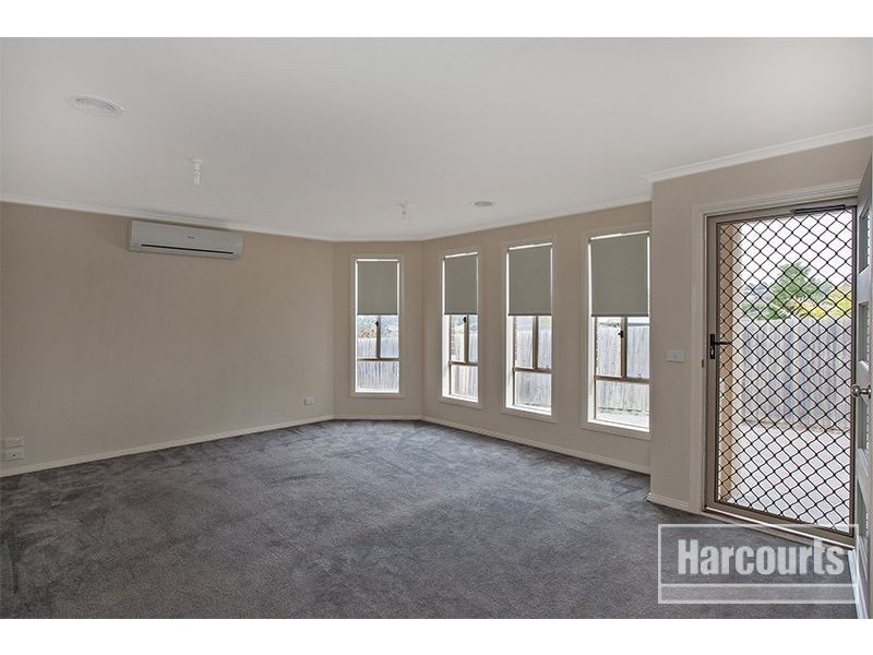 2/35 Meaby Drive, Pakenham VIC 3810
