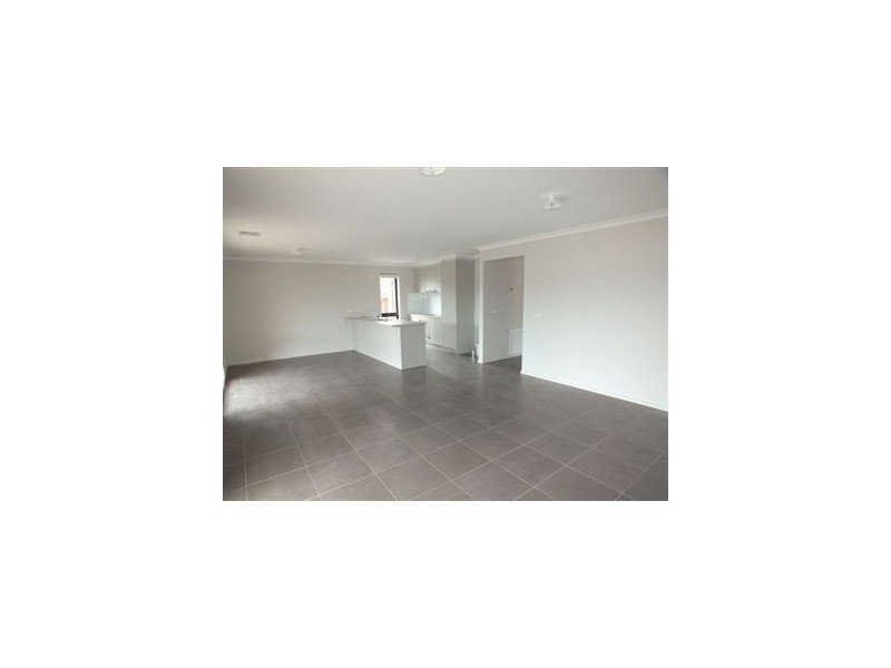 15 Herbert Street, Pakenham VIC 3810