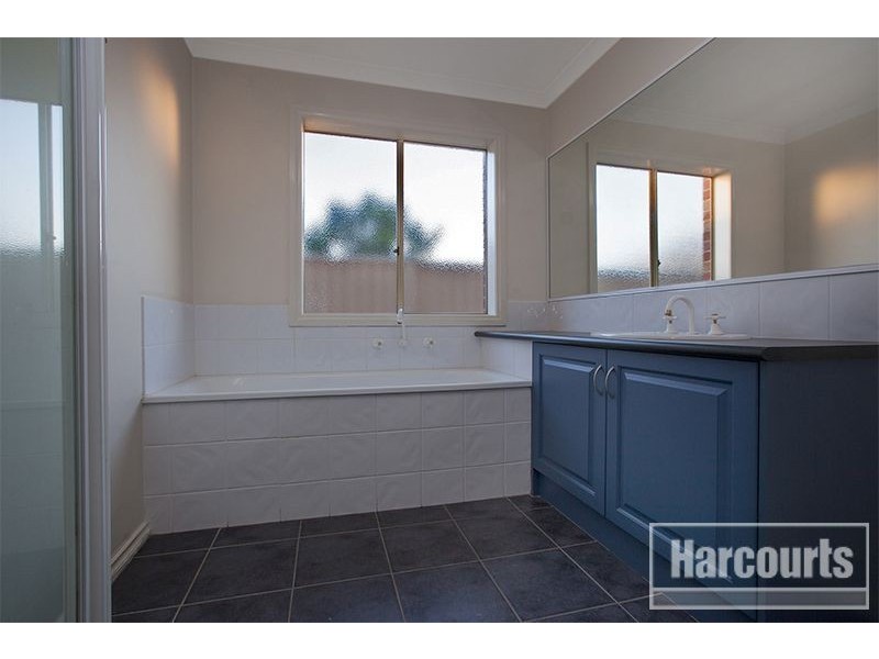 3 Teal Place, Pakenham VIC 3810