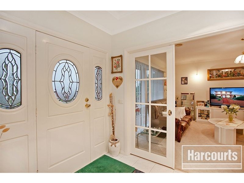 10 Highland Drive, Pakenham VIC 3810