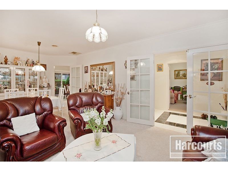 10 Highland Drive, Pakenham VIC 3810