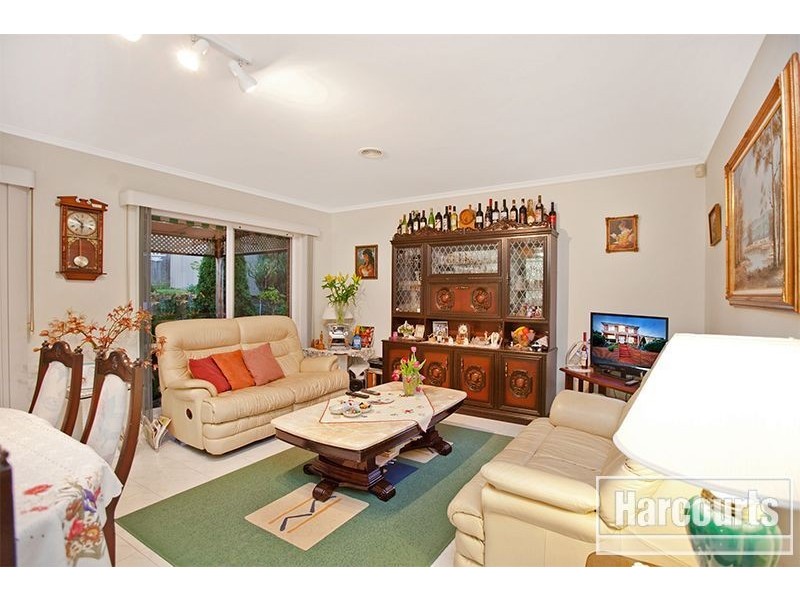 10 Highland Drive, Pakenham VIC 3810