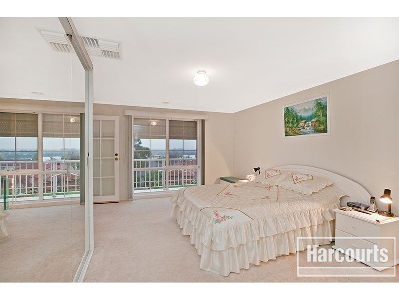 10 Highland Drive, Pakenham VIC 3810