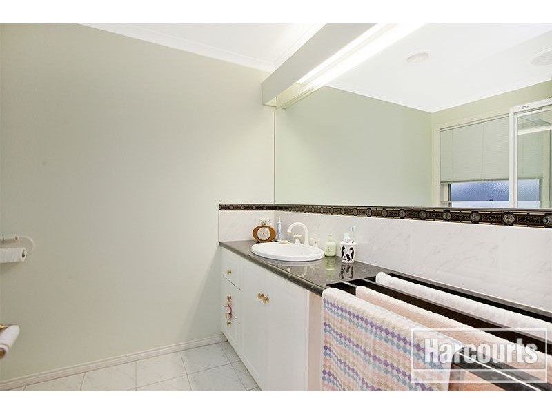 10 Highland Drive, Pakenham VIC 3810