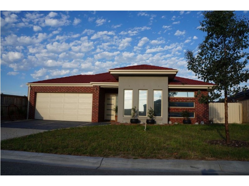 28 Lisa Avenue, Pakenham VIC 3810