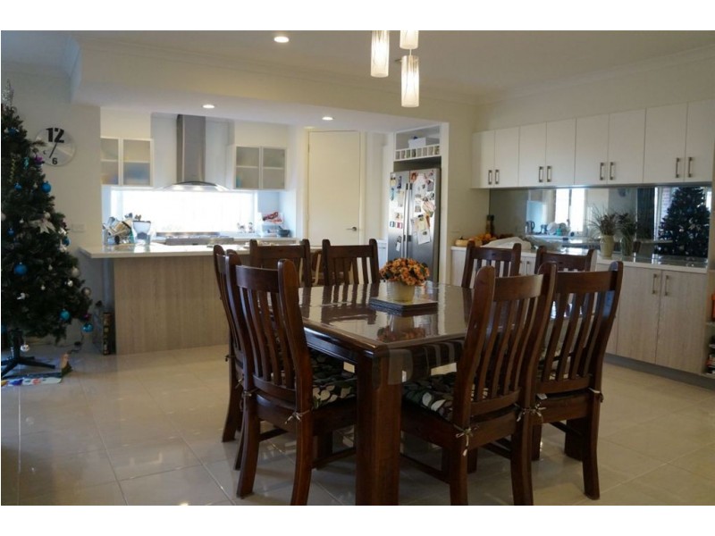 28 Lisa Avenue, Pakenham VIC 3810