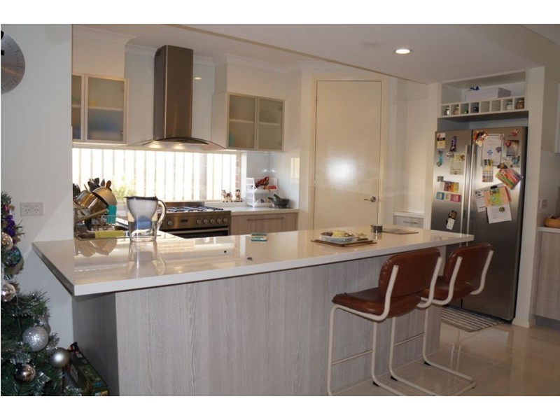 28 Lisa Avenue, Pakenham VIC 3810