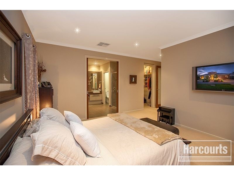 28 Downing Square, Pakenham VIC 3810