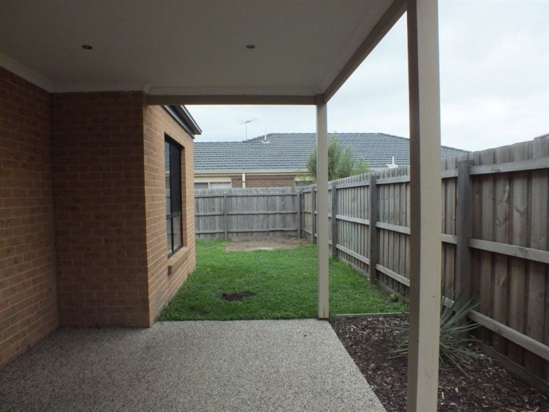 38 Sandalwood Drive, Pakenham VIC 3810