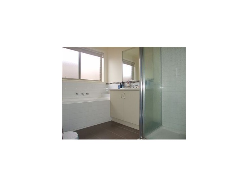 6/51 Leigh Drive, Pakenham VIC 3810