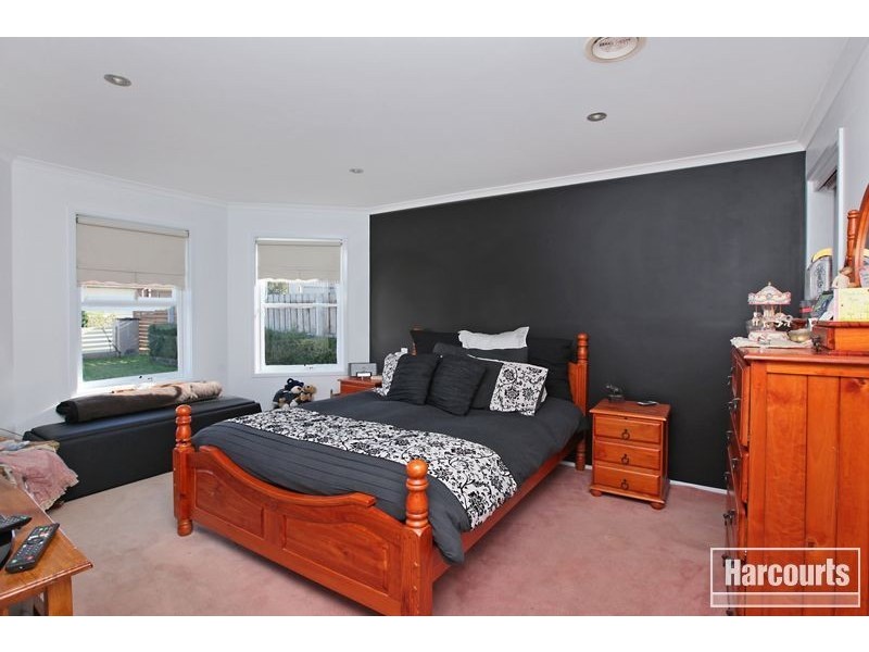 66 Dunbarton Drive, Pakenham VIC 3810