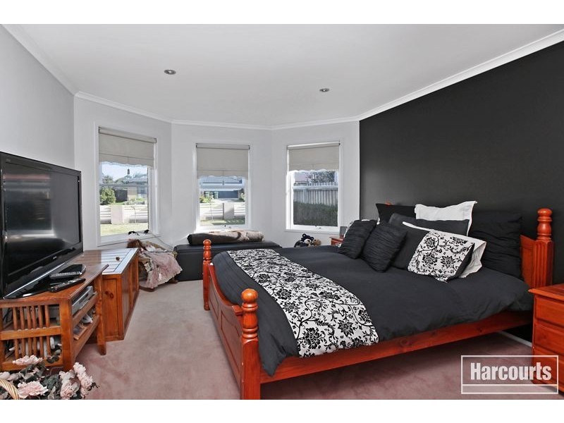 66 Dunbarton Drive, Pakenham VIC 3810