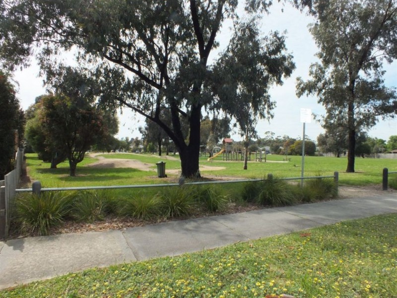 18 Atkins Road, Pakenham VIC 3810