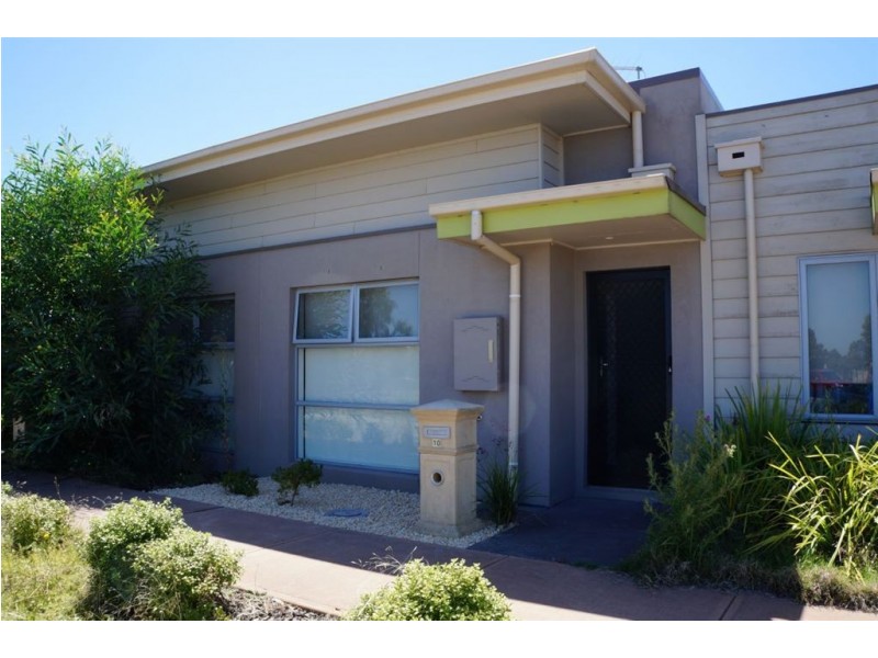 10 Acorn Lane, Pakenham VIC 3810