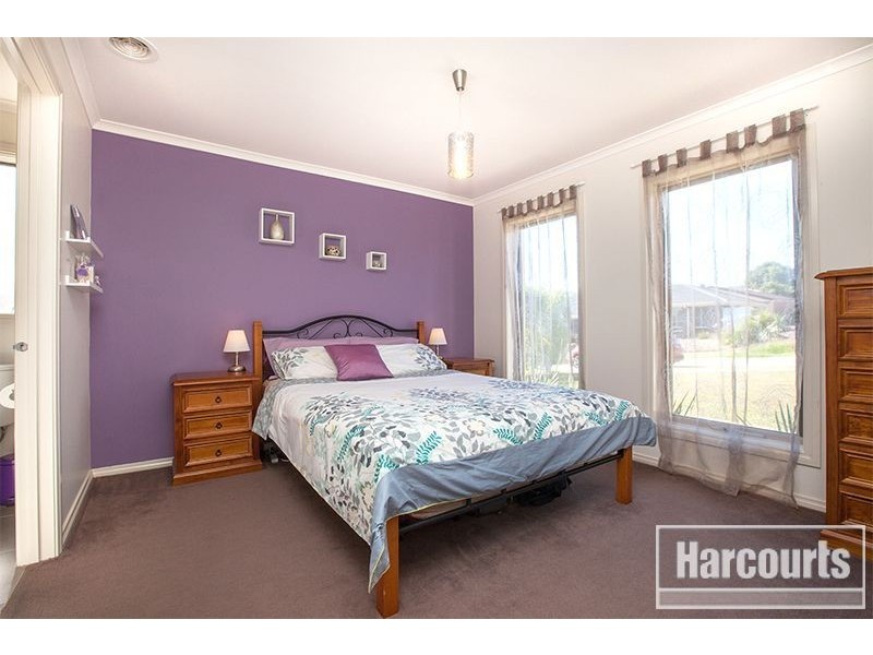 51 Manna Gum Drive, Pakenham VIC 3810