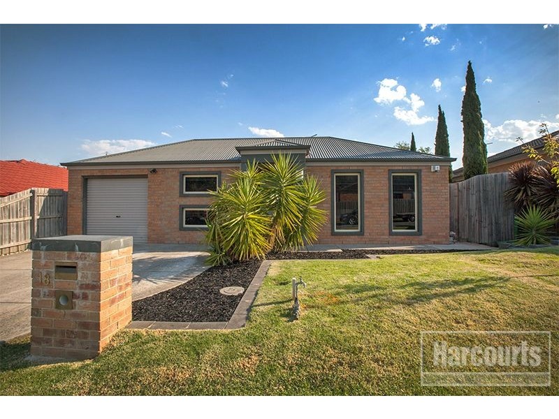 18 Natanya Drive, Pakenham VIC 3810