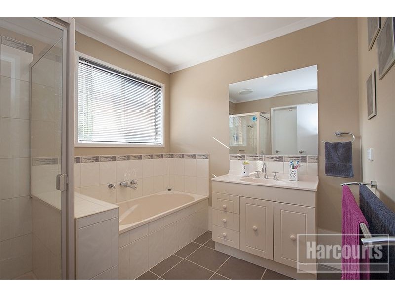 18 Natanya Drive, Pakenham VIC 3810